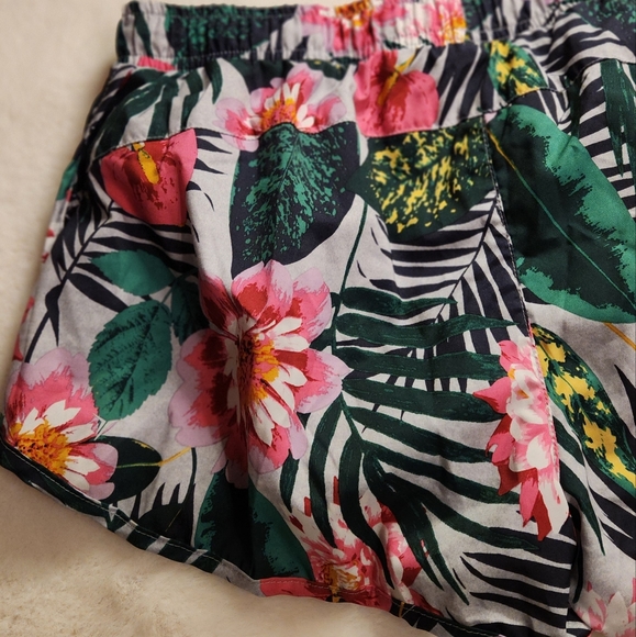 Old Navy Active Hawaiian Go-Dry Running Shorts Size XS - Picture 7 of 16